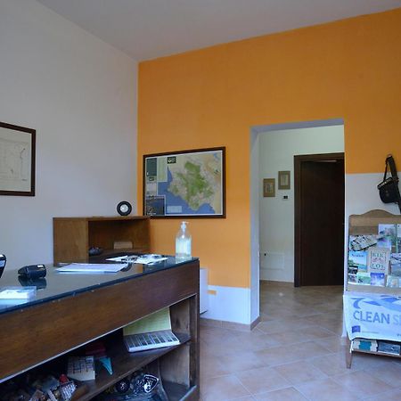 Casa Del Geco Acomodação com café da manhã Paestum Exterior foto