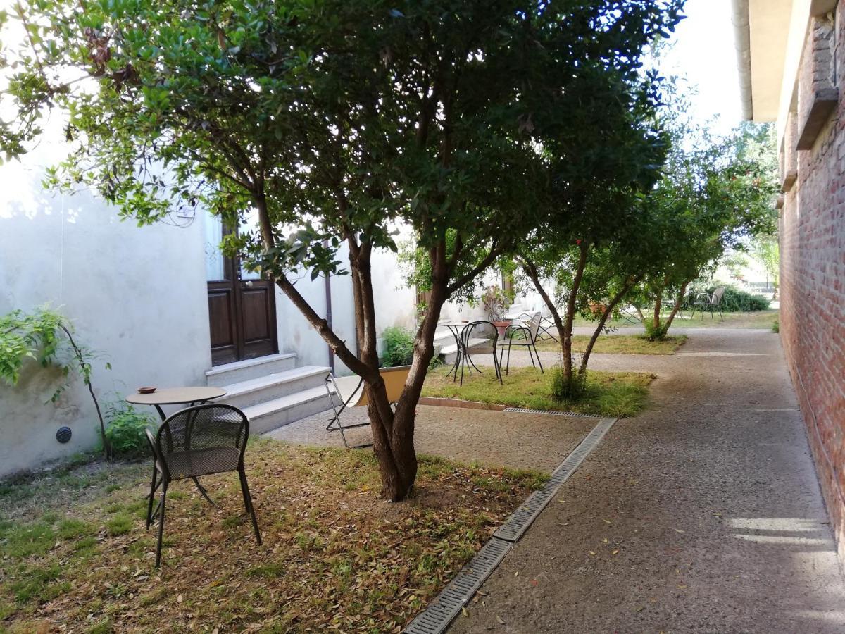 Casa Del Geco Acomodação com café da manhã Paestum Exterior foto