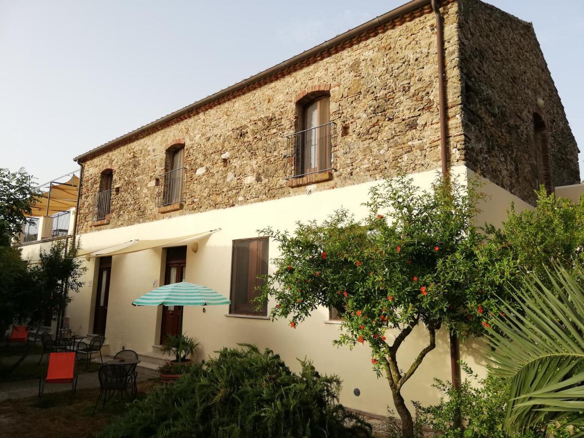 Casa Del Geco Acomodação com café da manhã Paestum Exterior foto