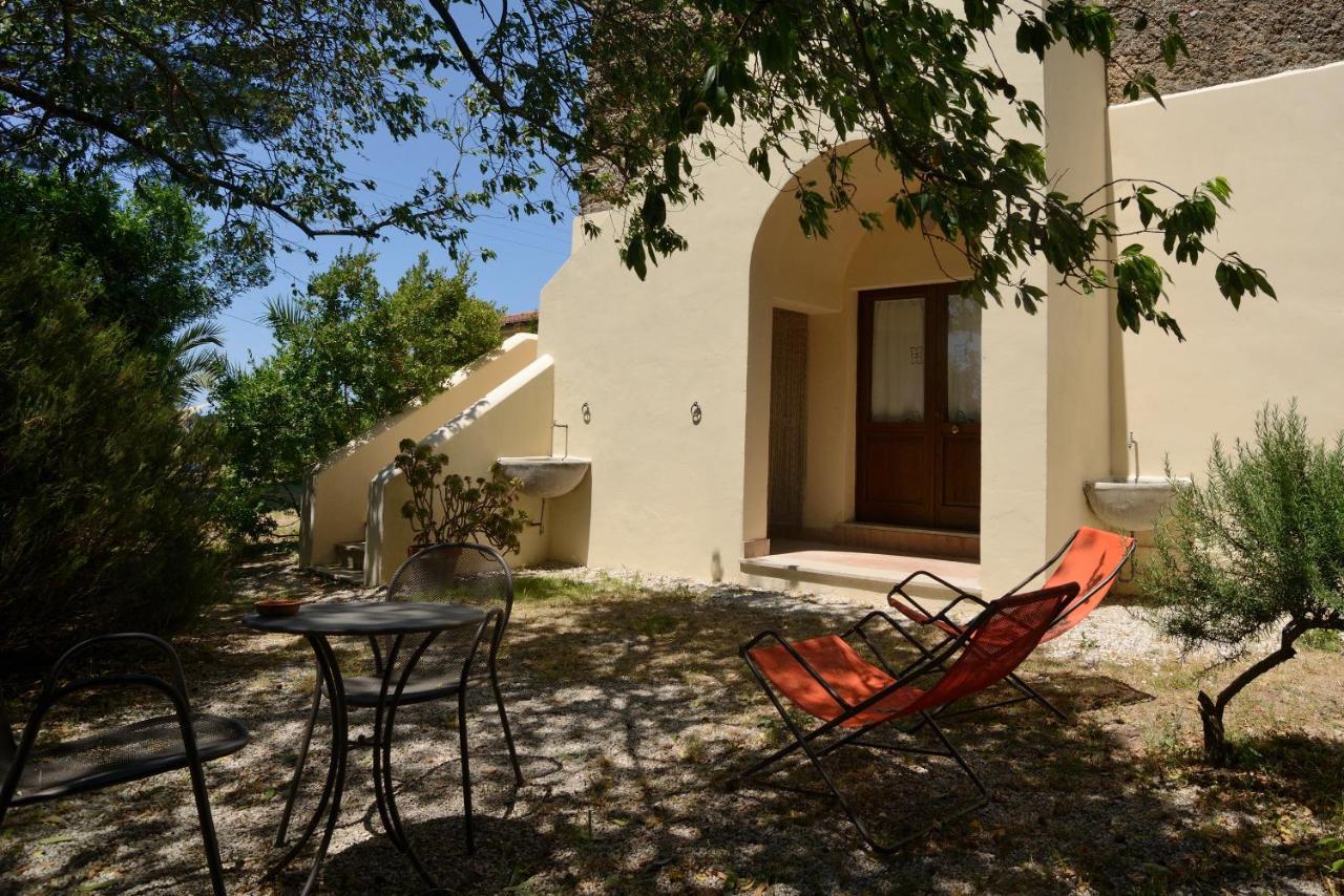 Casa Del Geco Acomodação com café da manhã Paestum Exterior foto
