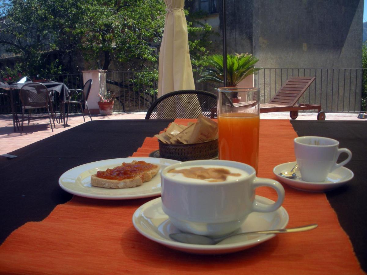 Casa Del Geco Acomodação com café da manhã Paestum Exterior foto