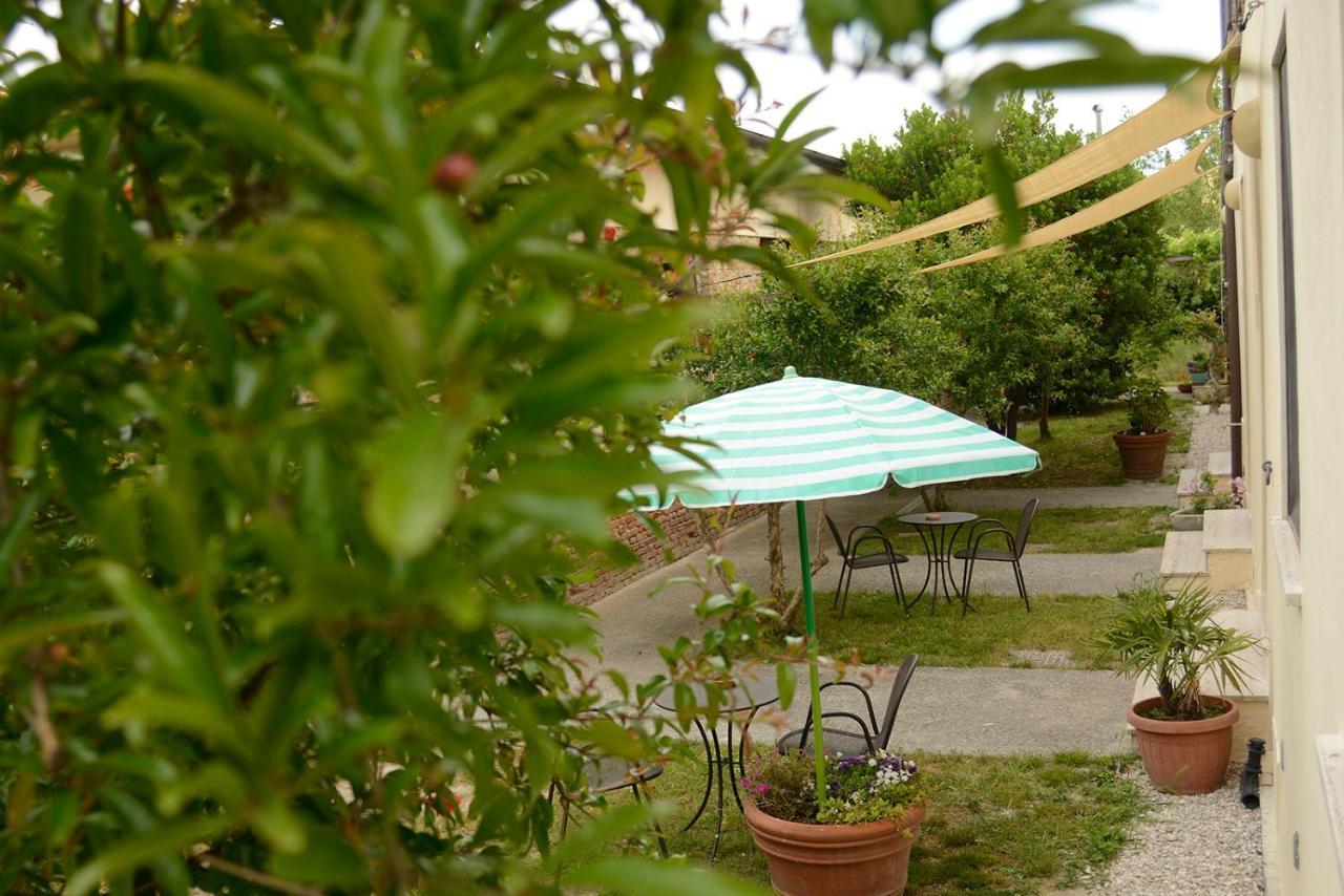 Casa Del Geco Acomodação com café da manhã Paestum Exterior foto
