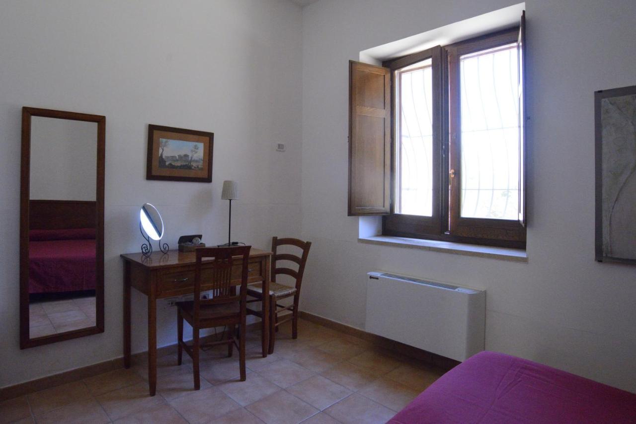 Casa Del Geco Acomodação com café da manhã Paestum Exterior foto